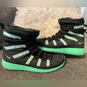 Gray and Teal Nike Roshe Run Hi Boot Youth Girls Size 7Y Fits Women’s Size 8.5
